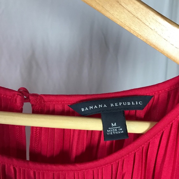 Lot 3 Tops - Nine West- Banana Republic- Forever21 - Picture 5 of 8